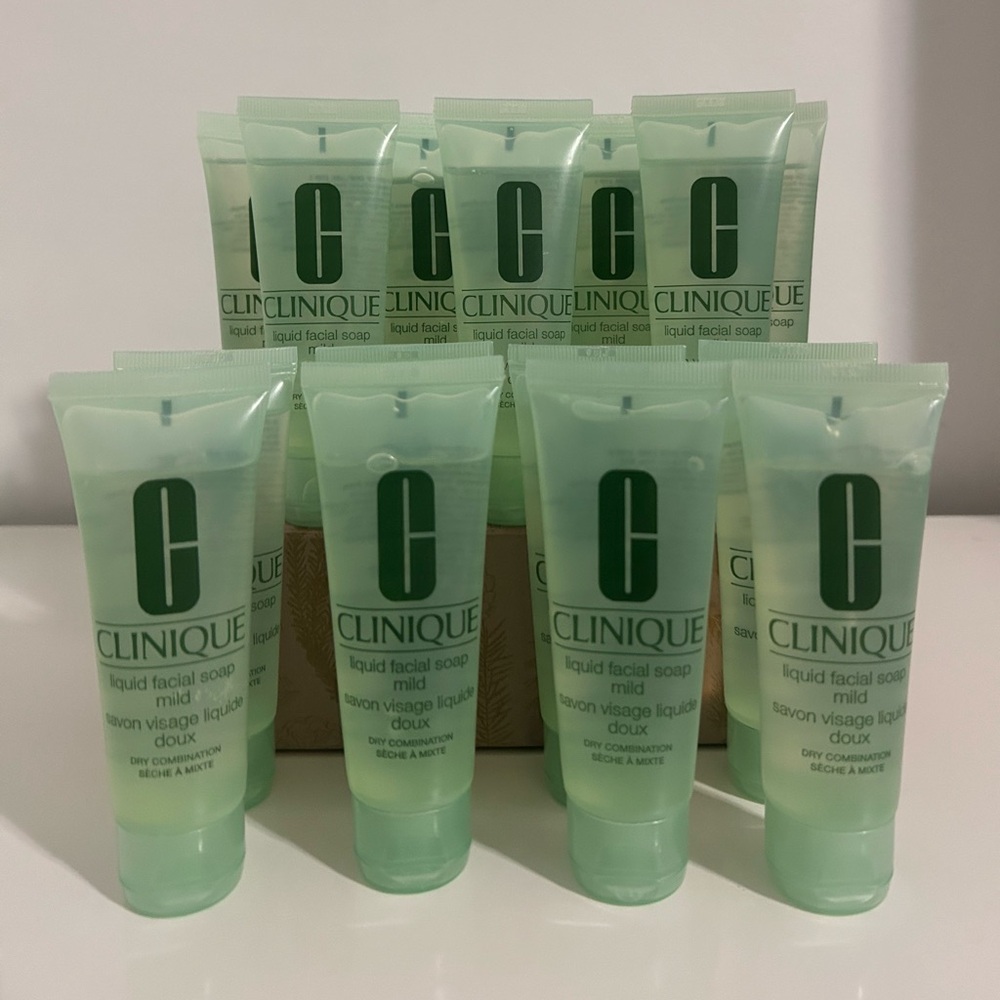 Bundle of 24 - 1.7 oz Clinique liquid facial soap mild ( dry/combination skin)